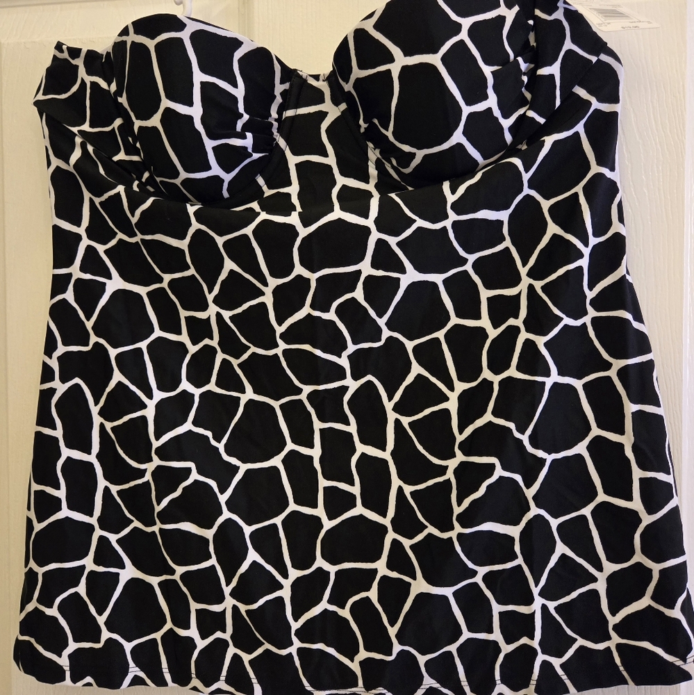 New 2 piece women's bathing suit, in black & white, size 36B, by Women Owned.